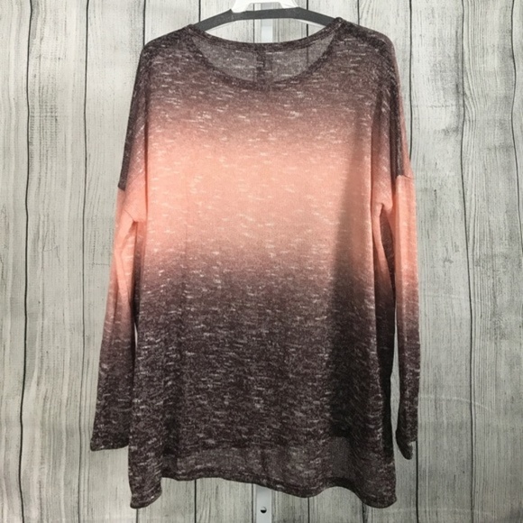 Fashionista Loose Fit Ombré Top - Picture 6 of 8